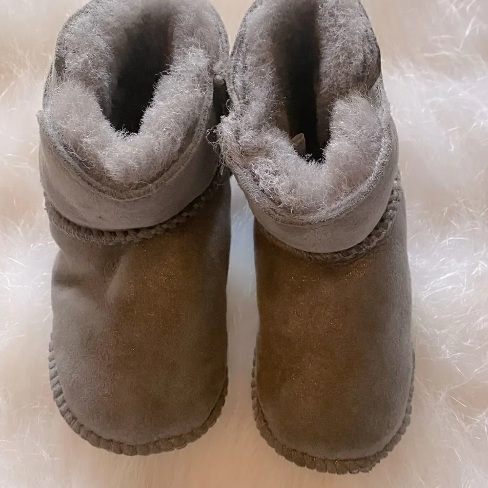 Emu little feet
